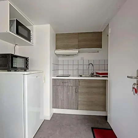 Appartement Studio Confortable Mi-chemin Entre Plage Et Commerces A - Fr-1-646-50